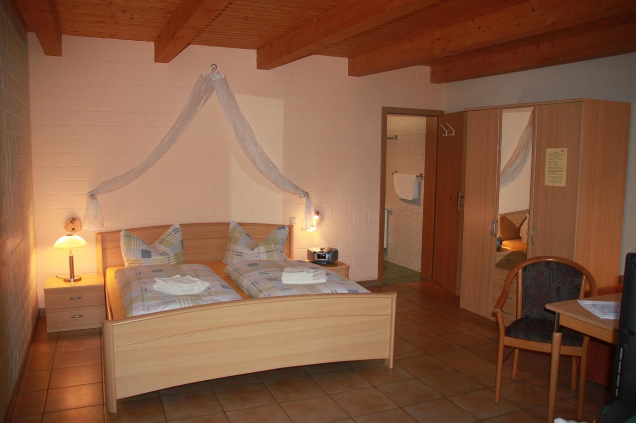 Pension Zum Yachthafen Waren  Exterior foto