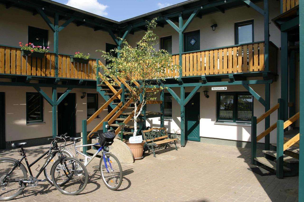 Pension Zum Yachthafen Waren  Exterior foto