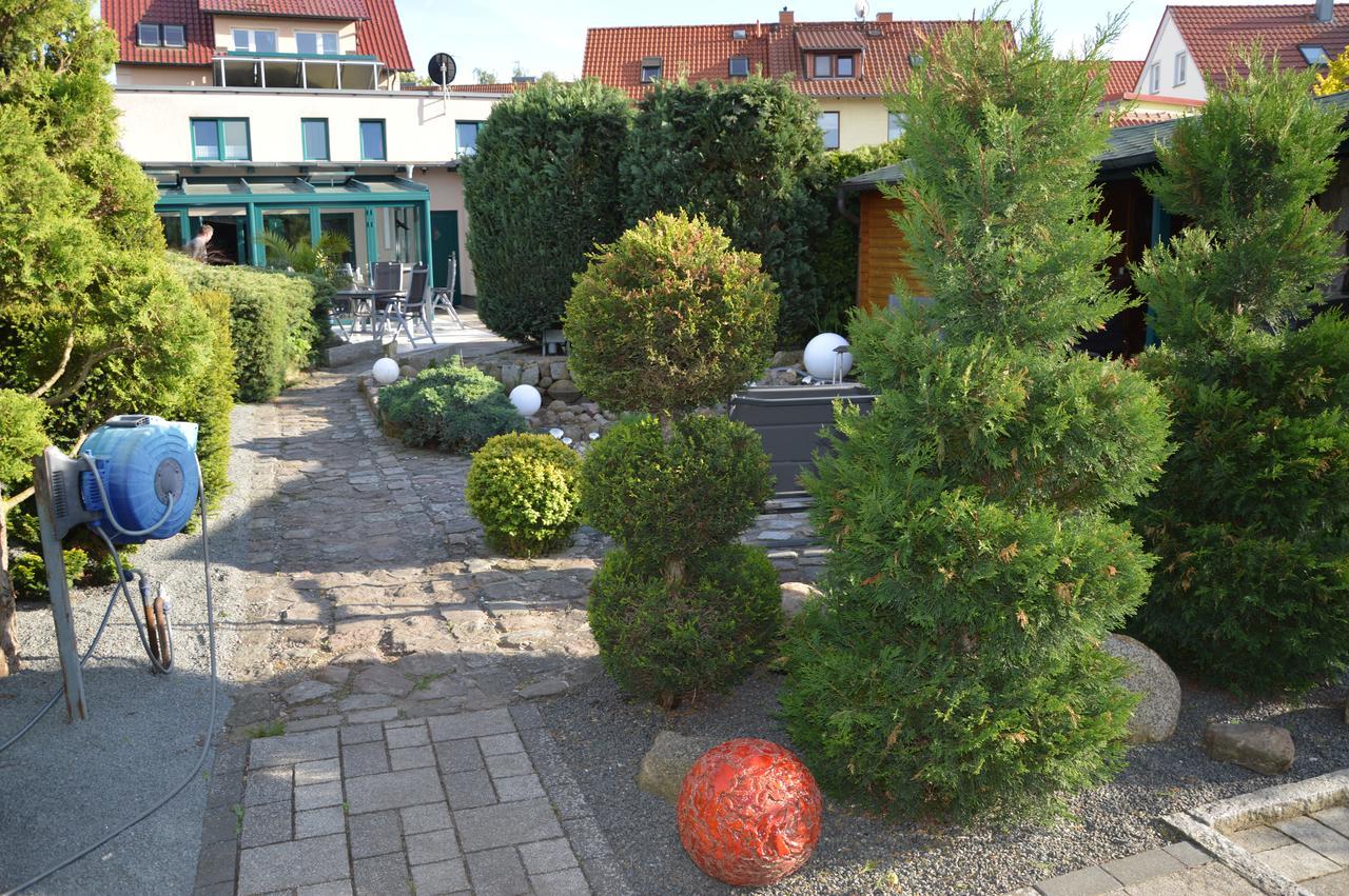 Pension Zum Yachthafen Waren  Exterior foto